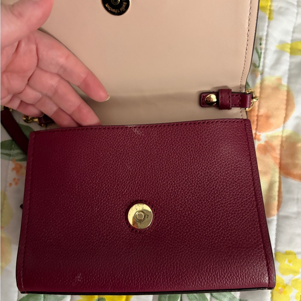 Michael Kors Burgundy Leather Jet Set Flap
Crossbody Bag - Picture 4 of 5